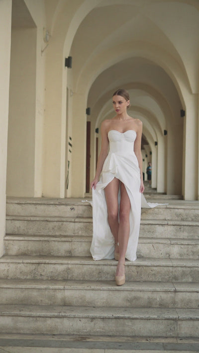 London Structure Bodice High Slit Minimalist Wedding Gown