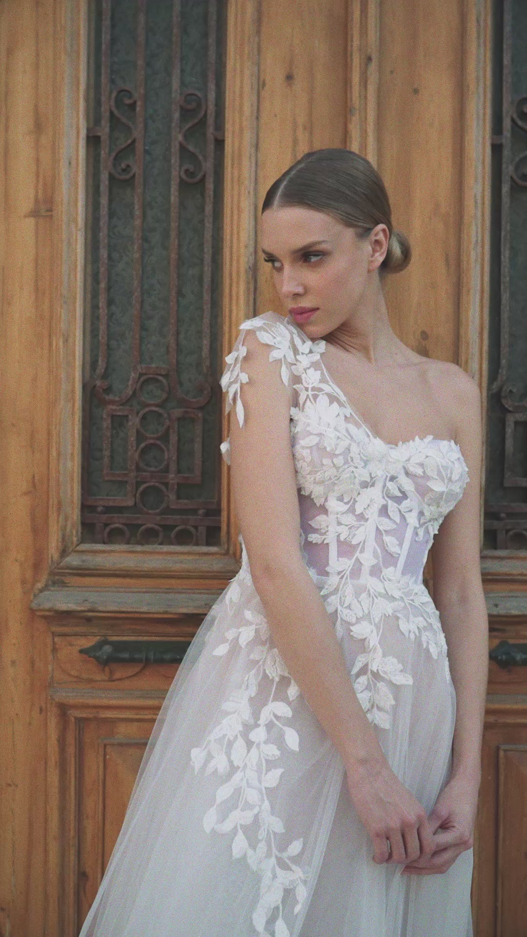 Andorra Asymmetrical Vine Embroidered Bridal Dream Dress – Elia Vatine